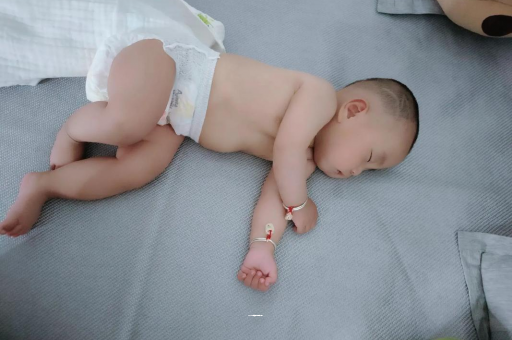 敦煌几个月宝宝会抬头
